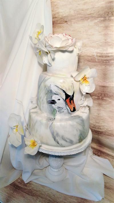Swan hand painted cake - Cake by EmyCakeDesign