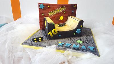Halfpipe Skateboard Cake  - Cake by LE PETIT BONBON 