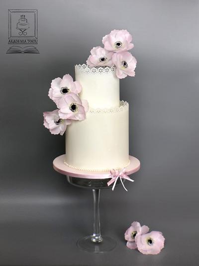 Wafer paper anemone cake - Cake by Akademia Tortu - Magda Kubiś