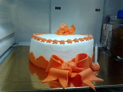 White and orange - Cake by Mayvicake