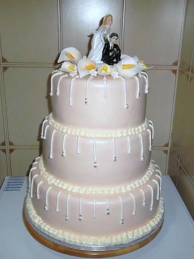 my first wedding cake...... - Cake by KristianKyla