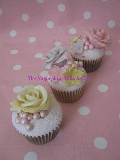 Pastel Romantic Vintage Style Cupcakes - Cake by Sam Harrison