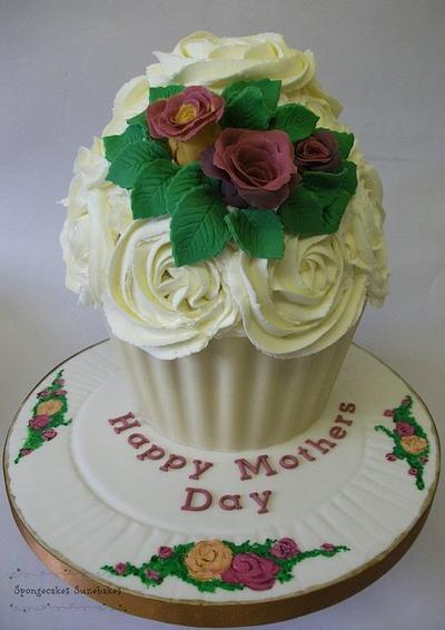 Olde English Rose Royal Albert Inspired Giant Cupcake - Cake by Spongecakes Suzebakes