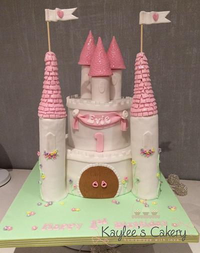 Princess Castle cake  - Cake by Kaylee's Cakery