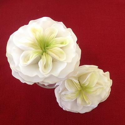 Cabbage roses - Cake by SweetCreationsbyFlor