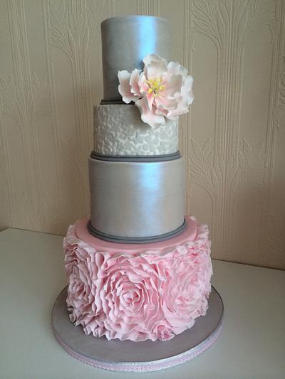 Pink ruffle cake - Cake by Heidi Clapham 
