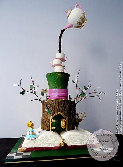 Alice in a Wonderland - Cake by Galina Duverne - Gâteaux Sur Mesure Paris