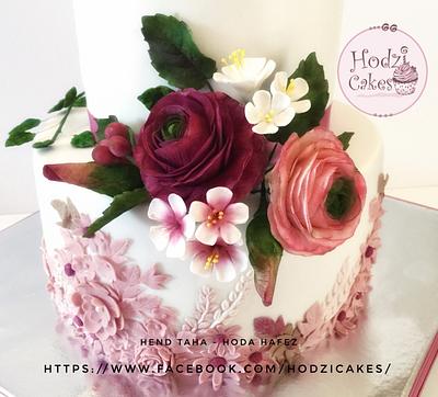 Gumpaste Flowers 🌷🌹 - Cake by Hend Taha-HODZI CAKES
