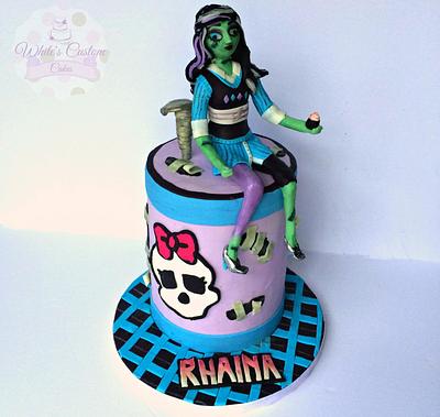 Monster High - Cake by Sabrina - White's Custom Cakes 