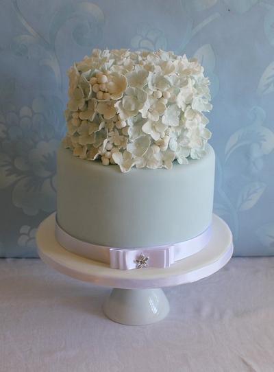 Hydrangea and snowberry cake - Cake by Cake Cucina 