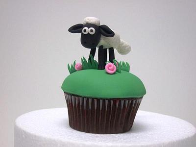 Gumpaste Shaun the sheep - Cake by MelinArt