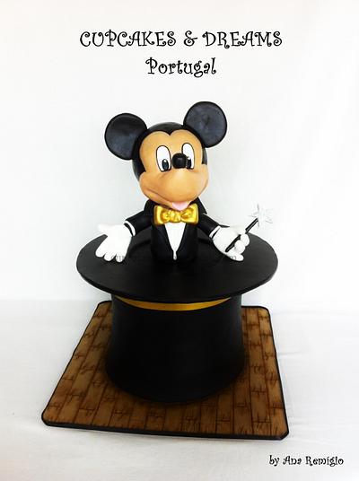 MICKEY MOUSE THE MAGICIAN - Cake by Ana Remígio - CUPCAKES & DREAMS Portugal