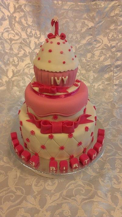 1st Birthday for Ivy - Cake by Bonley Cake Designs