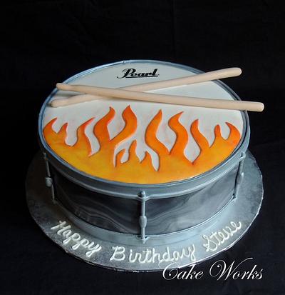 Flaming Drum - Cake by Alisa Seidling