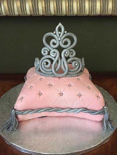 Princess crown-pillow - Cake by nef_cake_deco