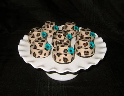 Leopard Chocolate Covered Oreos - Cake by Cuteology Cakes 