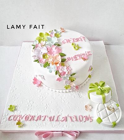White floral ring cake - Cake by Randa Elrawy