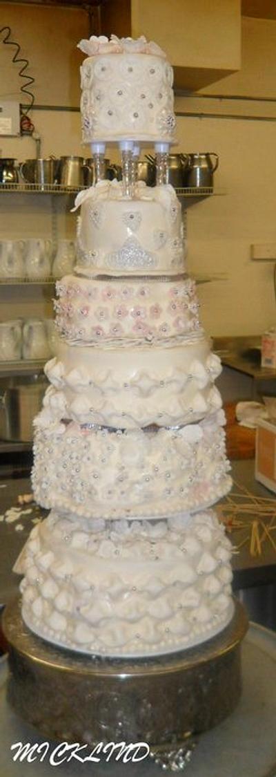 WEDDING CAKES - Cake by Linda