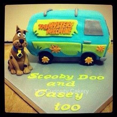 Scooby Doo - Cake by The Curiosity Cakery