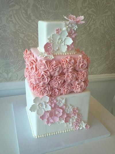 Pink Rosette - Cake by Ester Siswadi