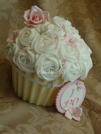 "I DO" Giant Cupcake - Cake by SwevenConfections