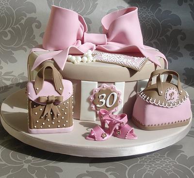 Hatbox, shoes and handbags - Cake by GemCakes