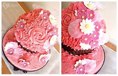 Pink GCC - Cake by Vicky