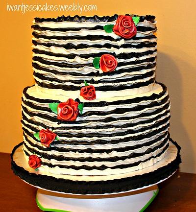 Black & White ruffles wedding cake - Cake by Jessica Chase Avila