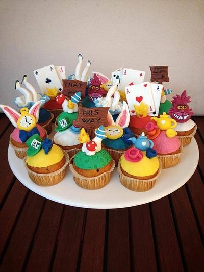 Alice in Wonderland... Cupcakes! - Cake by Claudia Consoli