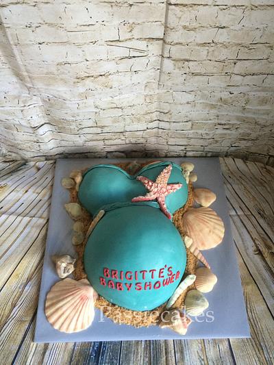 Babyshower cake big belly sea theme - Cake by Chantal den Uyl