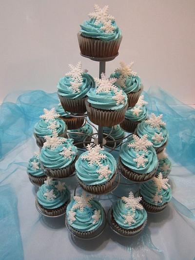 Christmas Snowflake Cupcakes - Cake by Michelle