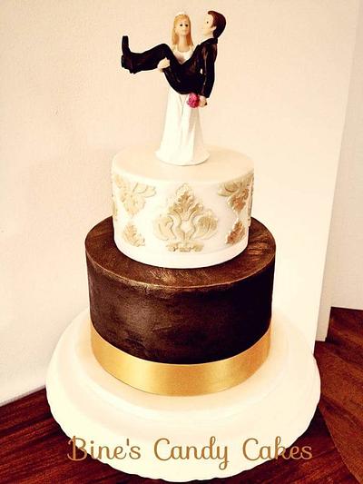 Wedding Cake with gold - Cake by Bine's Candy Cakes