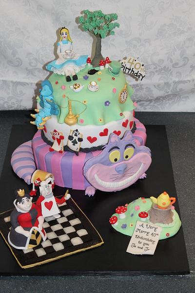 Alice in Wonderland - Mad Hatter Tea Party - Cake by Kerrie Vickers