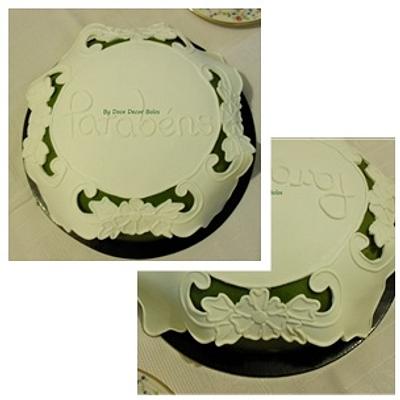 Madeira Embroidery Cake - Cake by Bolos Doce Decor