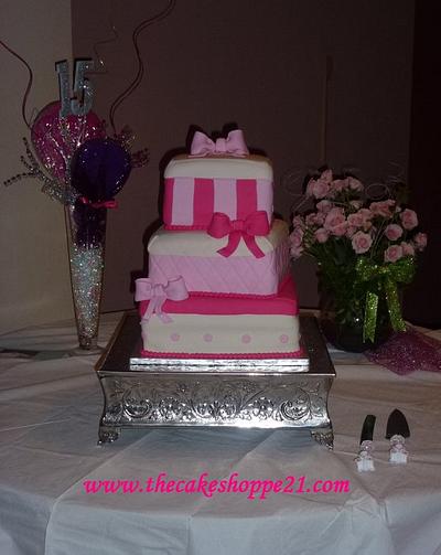 Quinceañera cake - Cake by THE CAKE SHOPPE