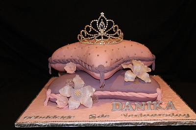 Birthday cake  - Cake by twiseasnice