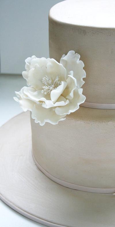 Simplicity - Flower and Bow  - Cake by Patricia Tsang