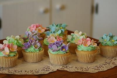 Hydrangea Cup Cakes - Cake by Classic Touches