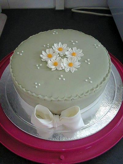 Daisys and bow - Cake by Bolos Doce Decor
