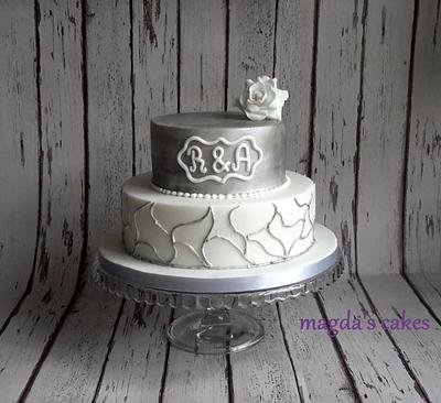 Silver Wedding Anniversary - Cake by Magda's Cakes (Magda Pietkiewicz)