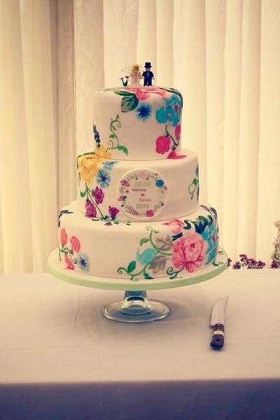 Floral Wedding Cake - Cake by VikkiCakeDiddly