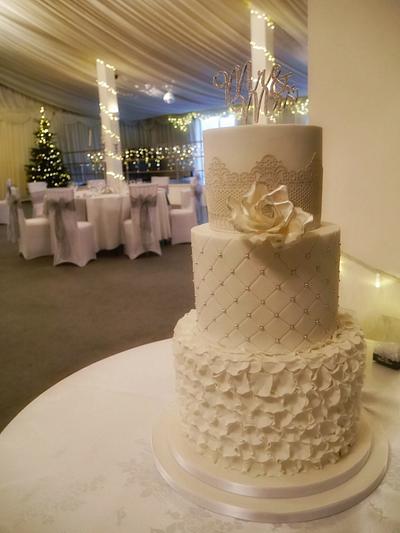 Winter wonderland wedding cake  - Cake by Daisychain's Cakes