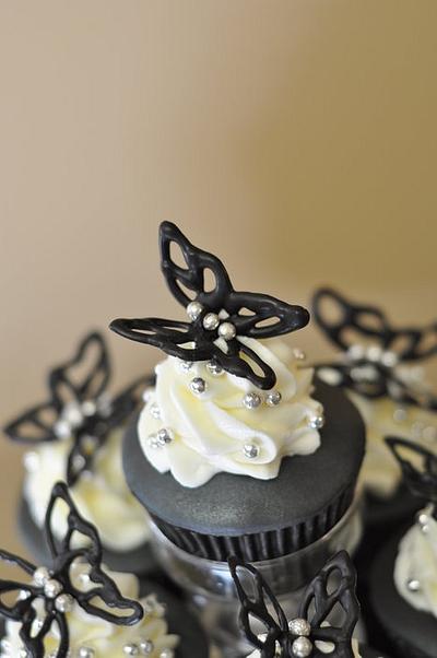Elegant Cupcakes - Cake by Misty