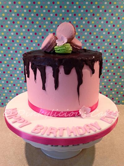 Pink and girly - Cake by Dinkylicious Cakes