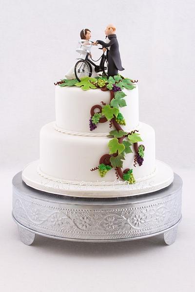 Winter Winelands Wedding - Cake by KatriensCakes