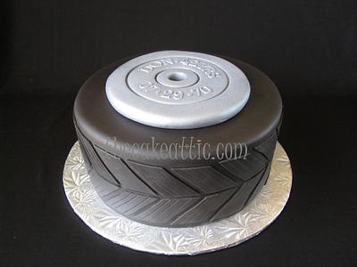 Tire with barbell weight - Cake by Soraya Avellanet