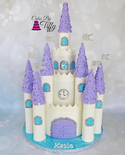 Castle Cake - Cake by Cakesbytiffy