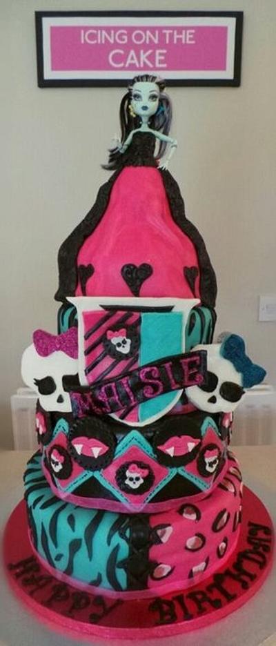 Monster high cake - Cake by Amy