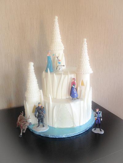Frozen castle  - Cake by Lisa Salerno 