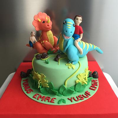 Little dinosours - Cake by Pinar Aran